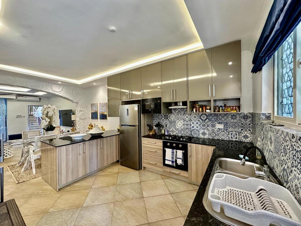 Amani Luxury Apartments Момбаса Екстер'єр фото