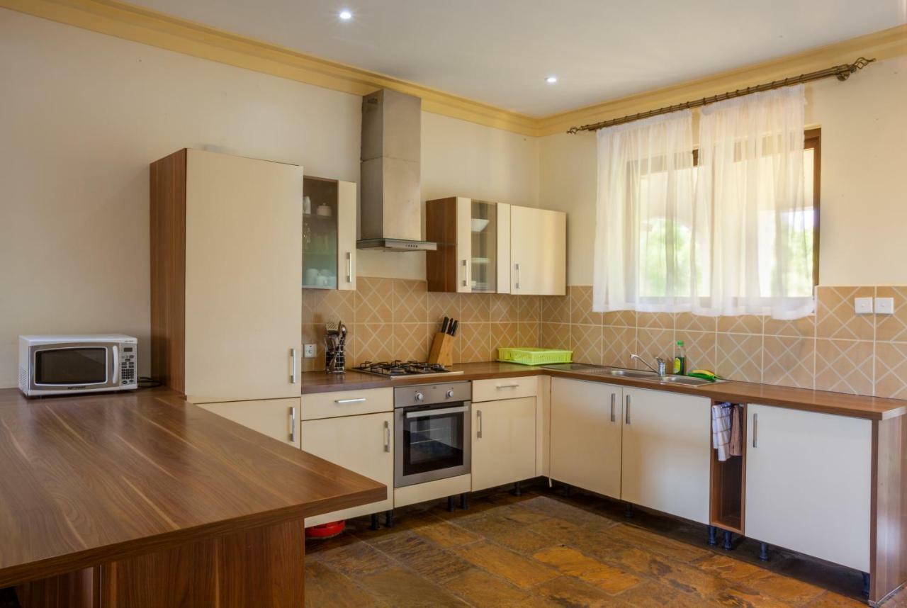 Amani Luxury Apartments Момбаса Екстер'єр фото